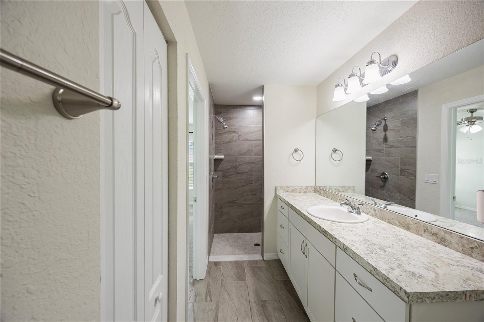 476 Marion Oaks Pass Property Photo 11