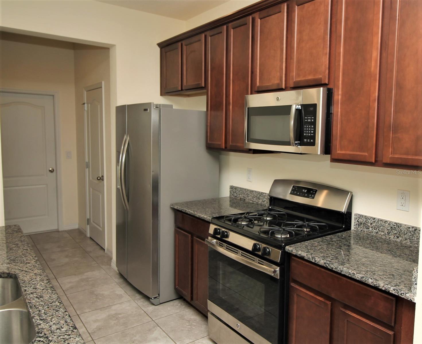 1050 Nathan Ridge Rd Property Photo 3