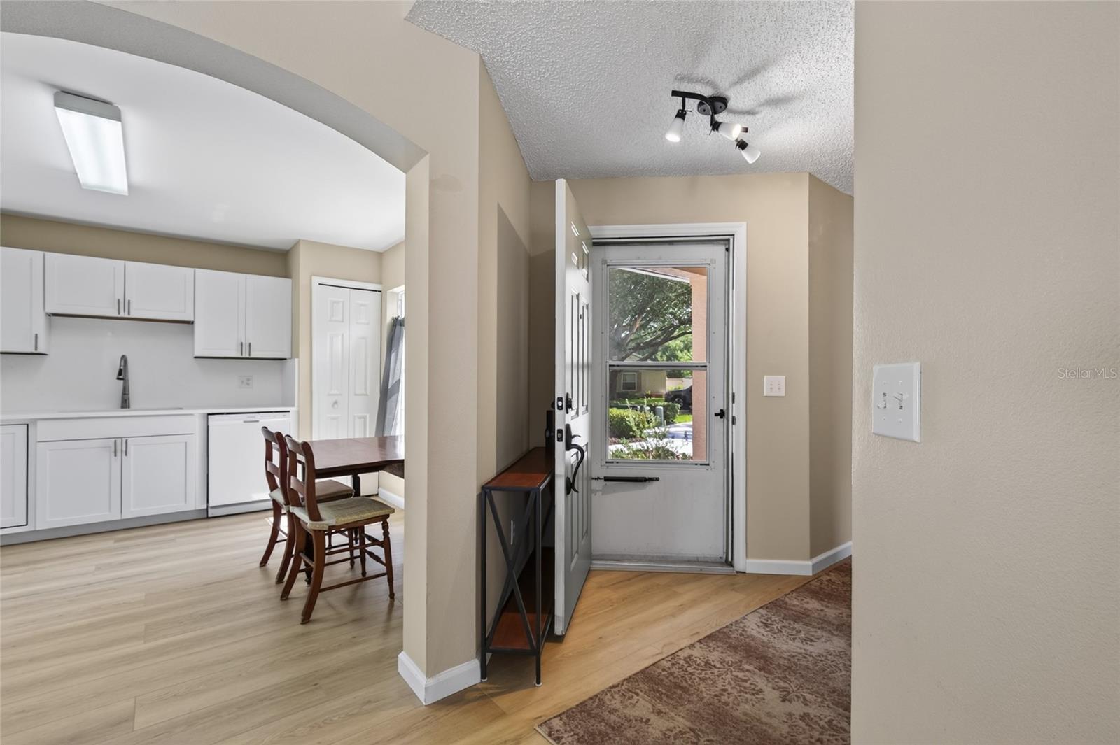 4224 Snowdon St Property Photo 6
