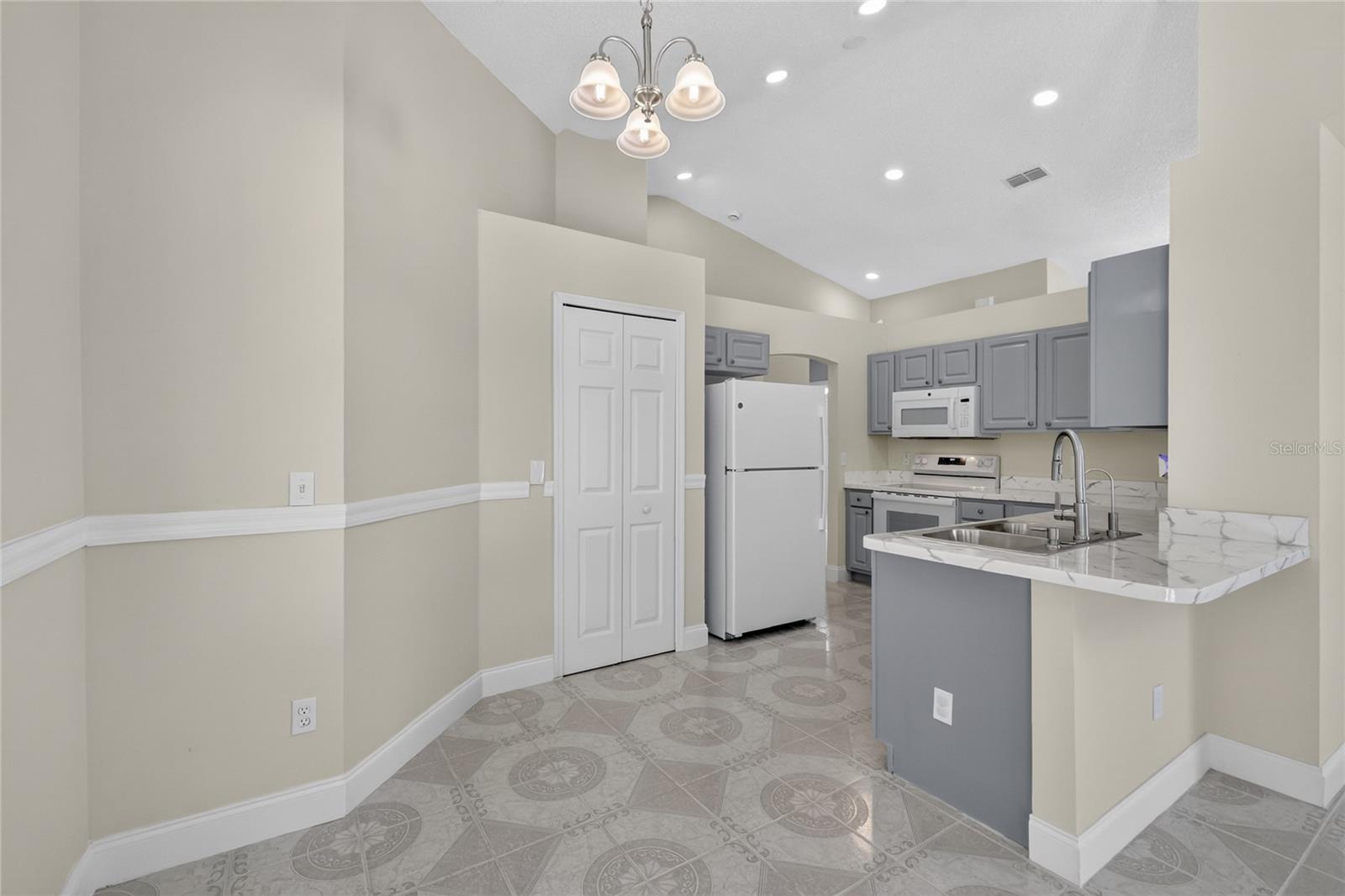 517 Peppermill Cir Property Photo 16