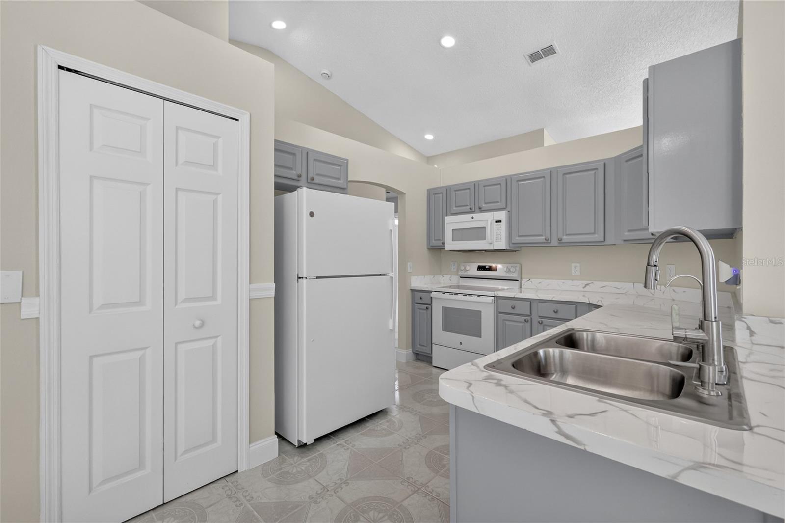 517 Peppermill Cir Property Photo 18
