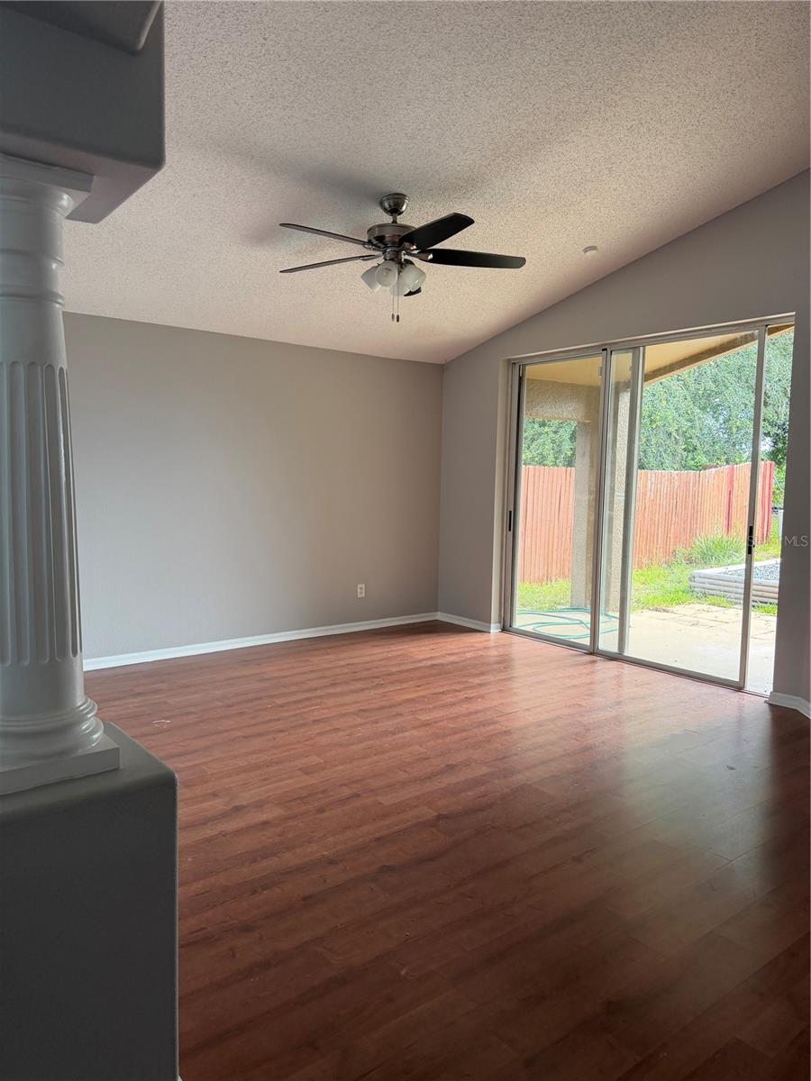 1079 Stoneham Dr Property Photo 2