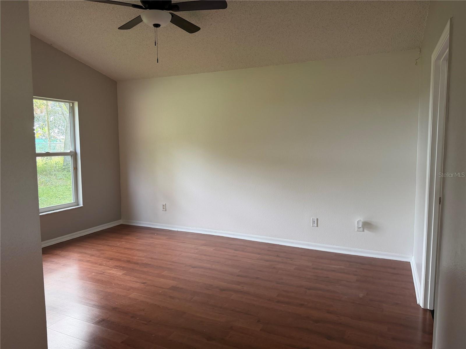 1079 Stoneham Dr Property Photo 10