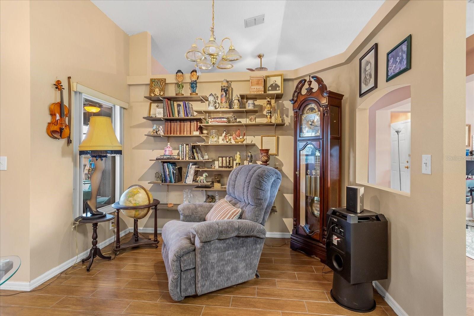 10217 Spring Moss Ave Property Photo 12