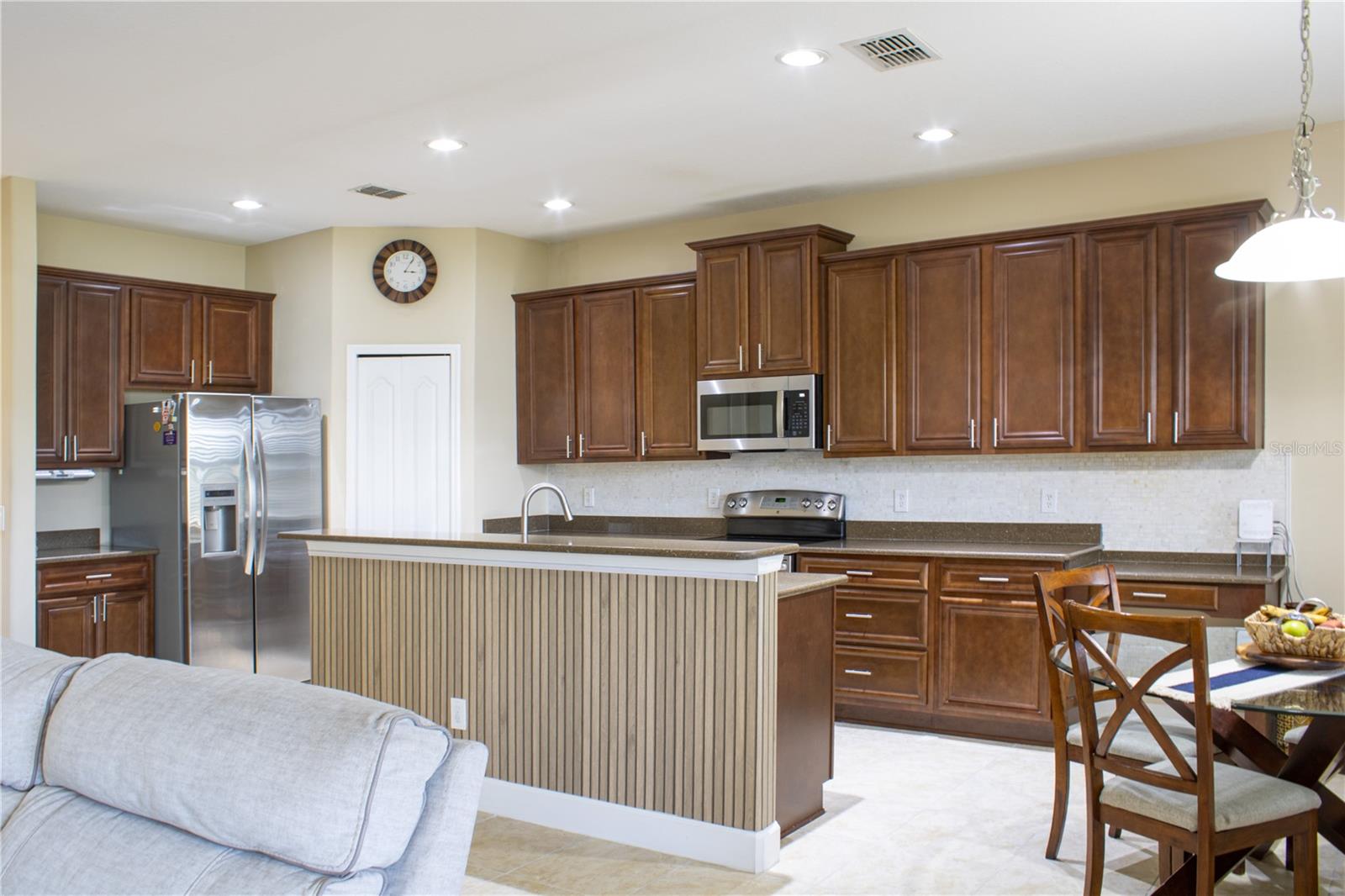1112 Glenraven Ln Property Photo 3