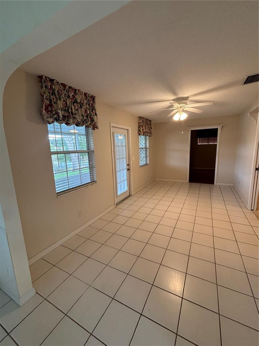 26616 Wimbledon St Property Photo 8