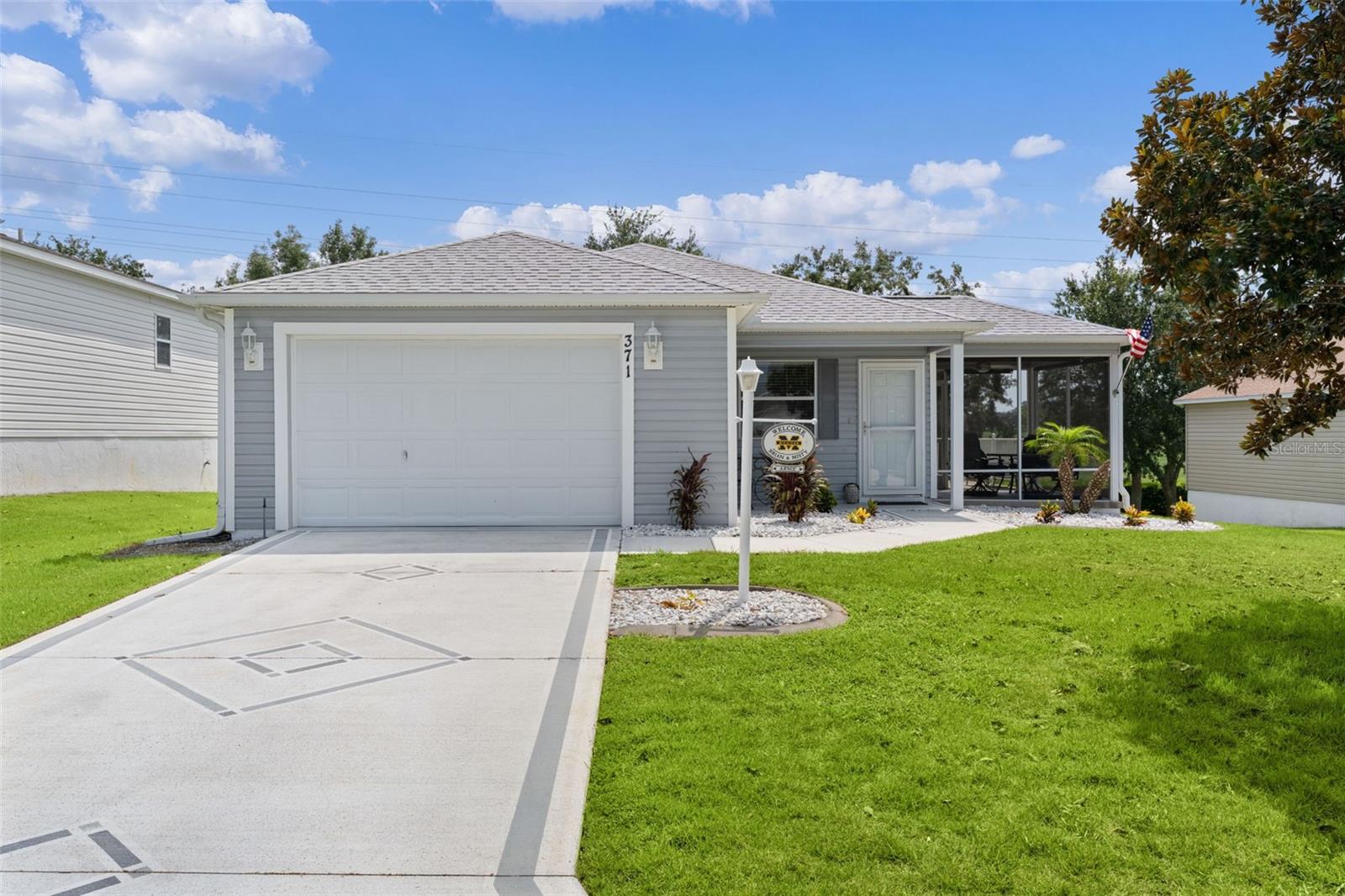 371 ARBELLA LOOP Property Photo 1