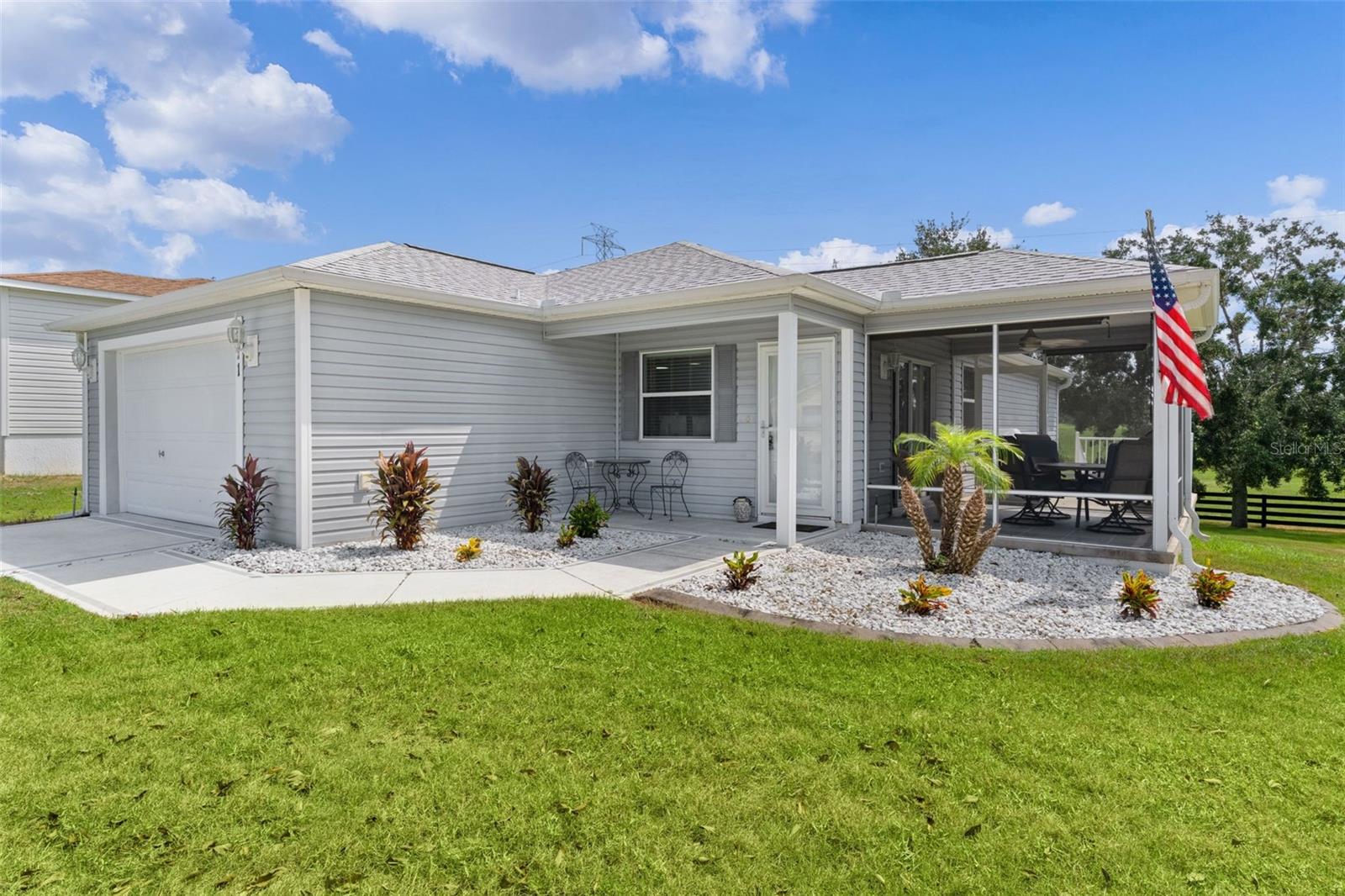 371 Arbella Loop Property Photo 5