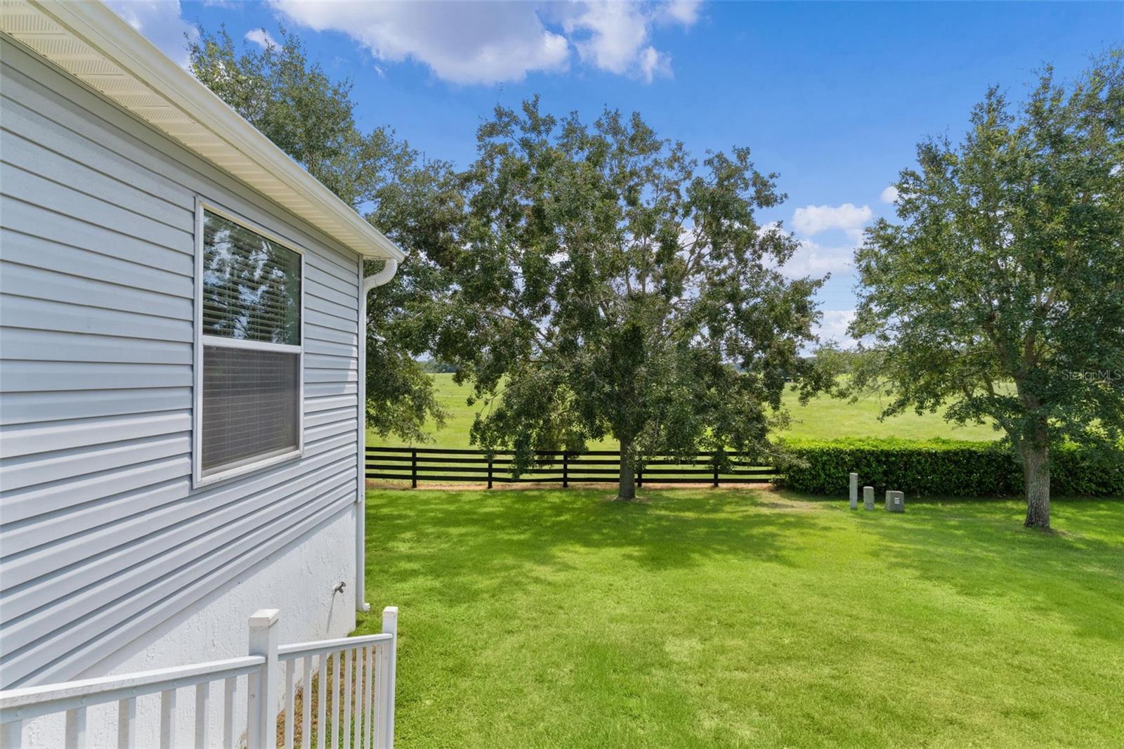 371 Arbella Loop Property Photo 7