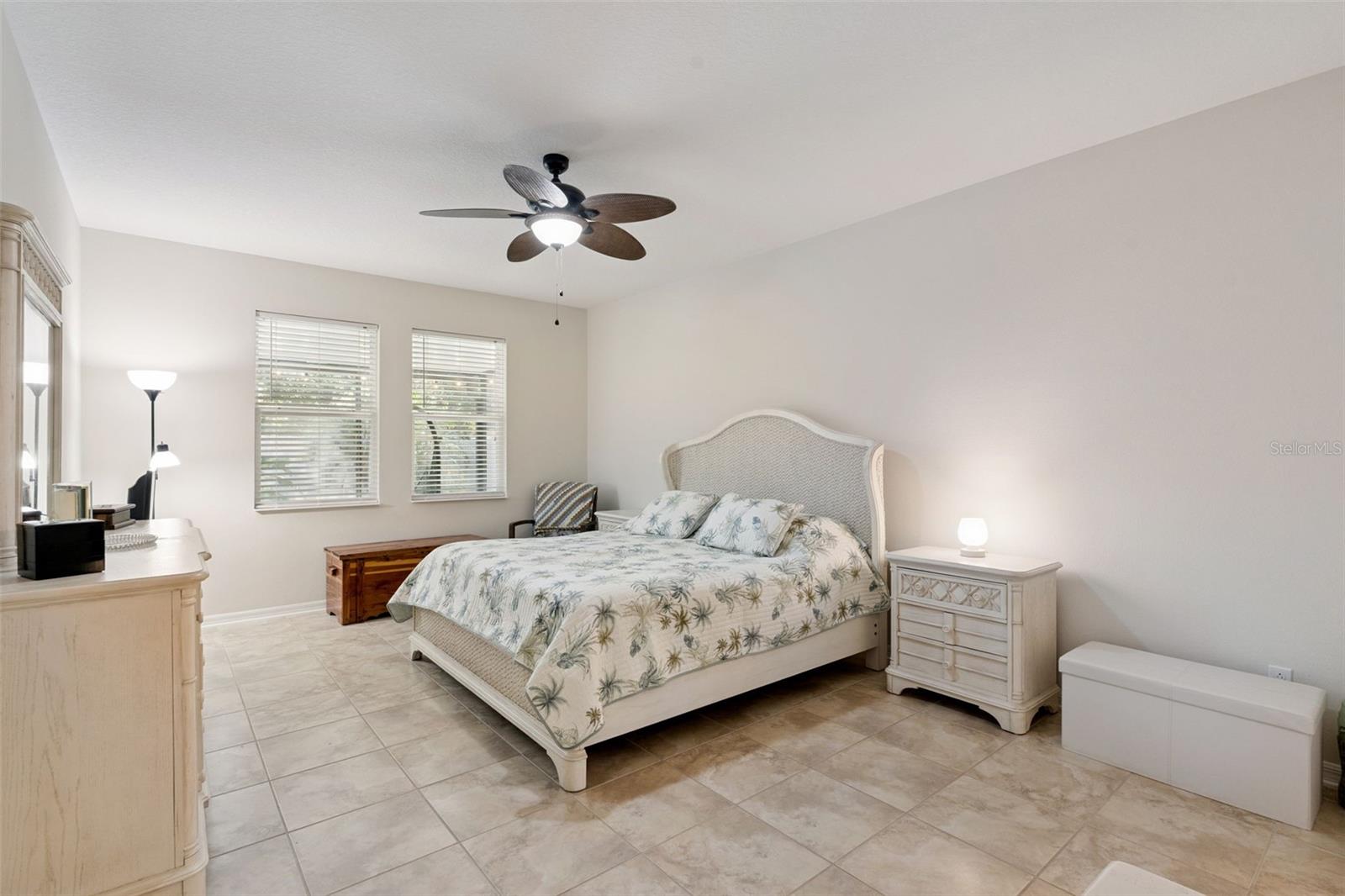 1120 White Water Bay Dr Property Photo 23