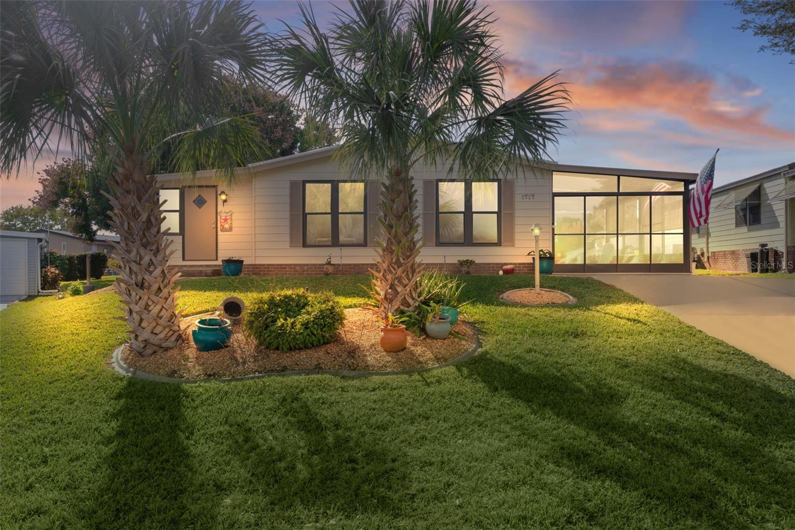 1717 PALM AIRE DR Property Photo 1
