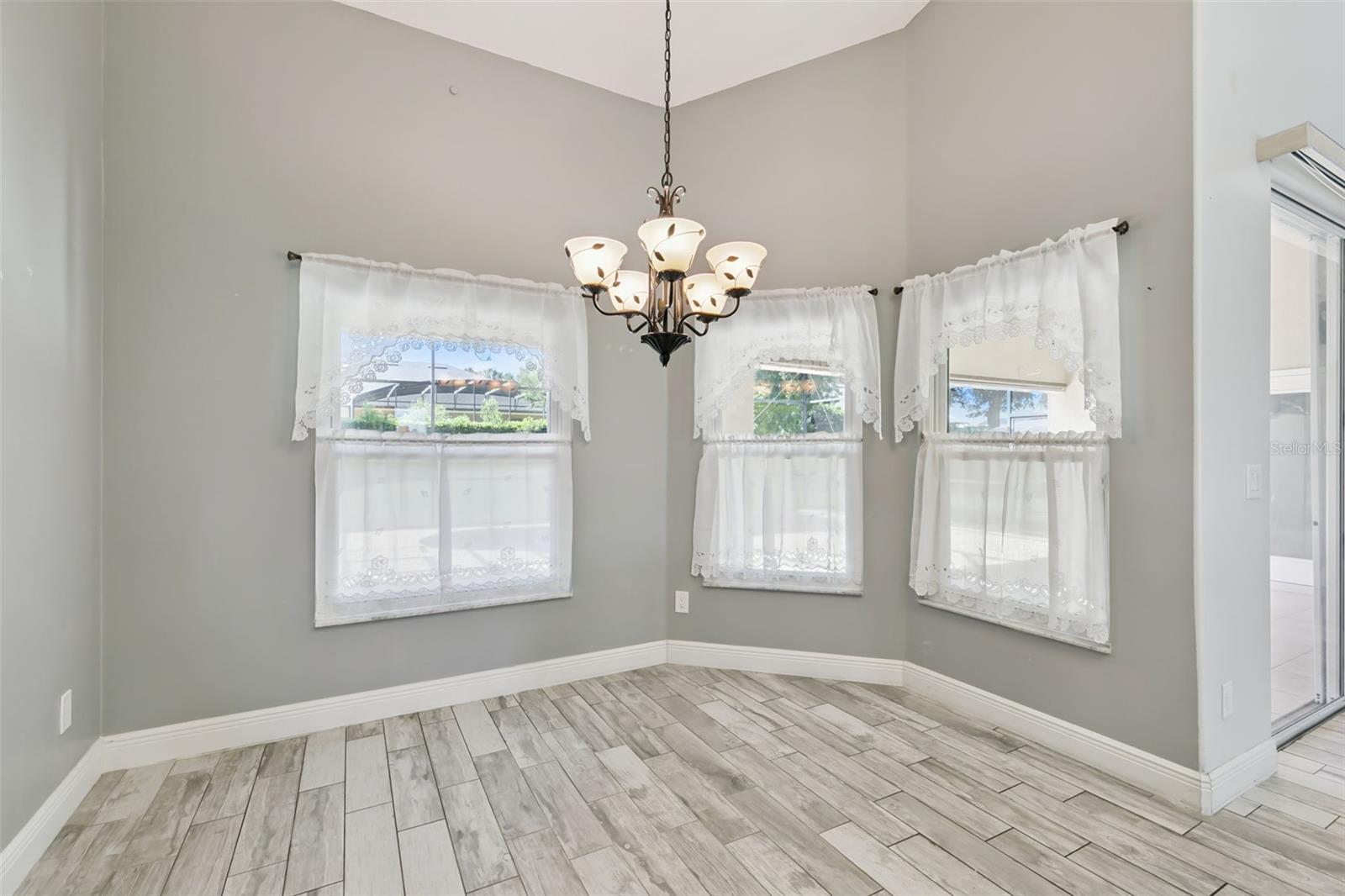 10520 Jardim De Largo St Property Photo 31