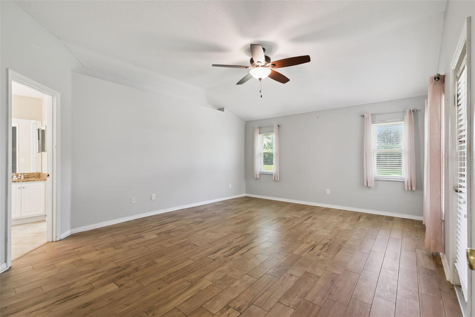 10520 Jardim De Largo St Property Photo 33