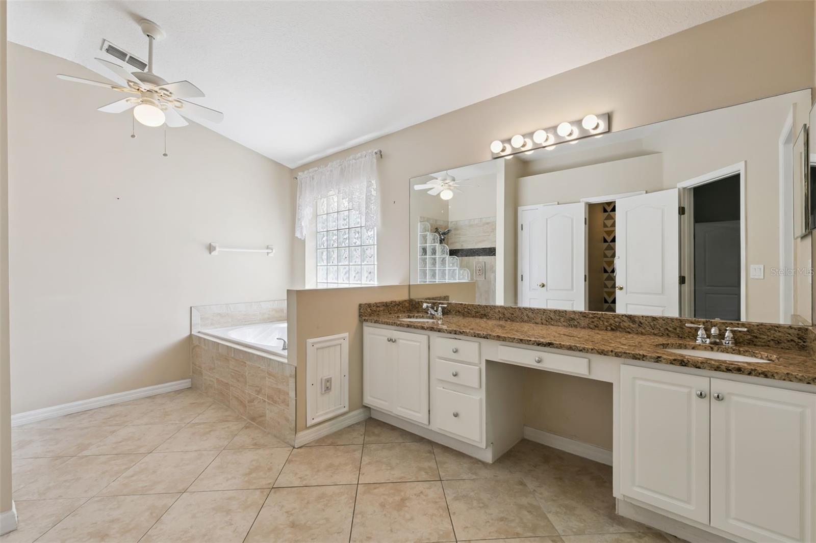 10520 Jardim De Largo St Property Photo 37