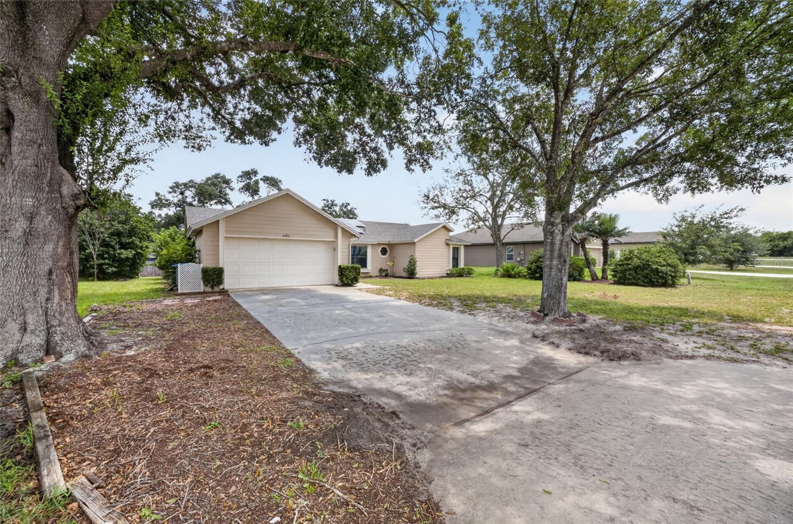 2495 E Tipton Dr Property Photo 2
