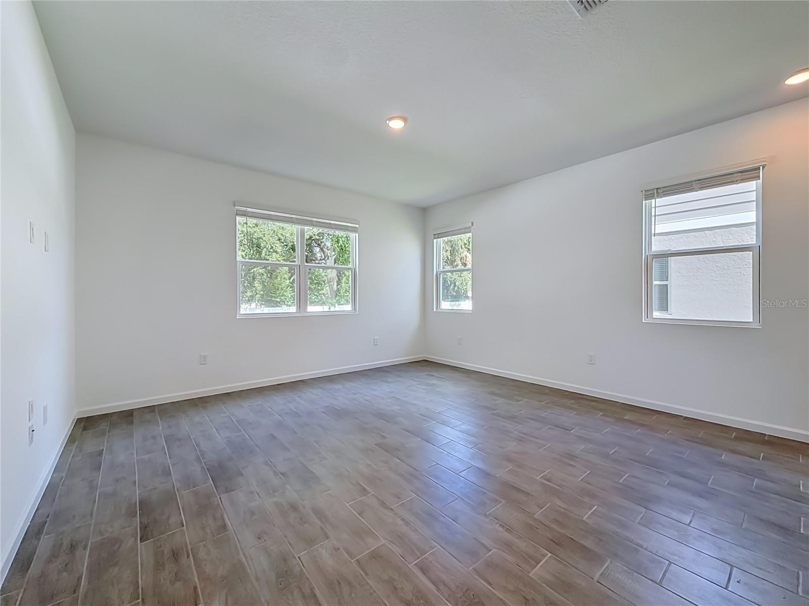 770 Lake Dell Ave Property Photo 14