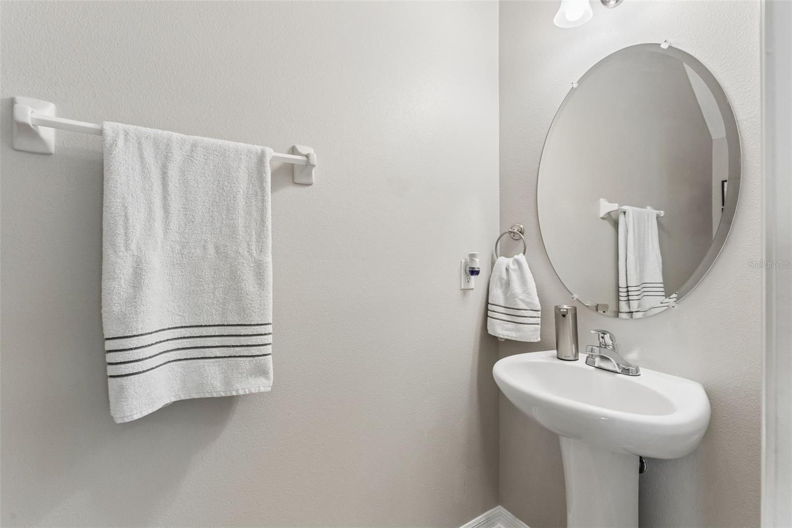 1005 Harmony Ln Property Photo 28