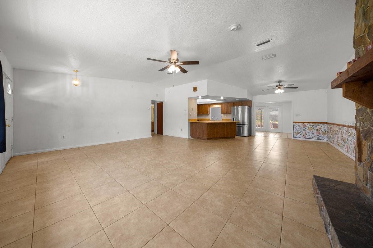 11318 Circle Way Property Photo 6