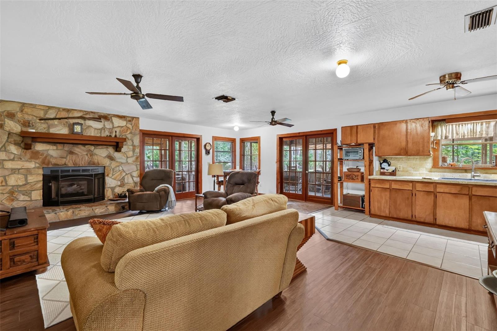 24939 Old Deer Rd Property Photo 7