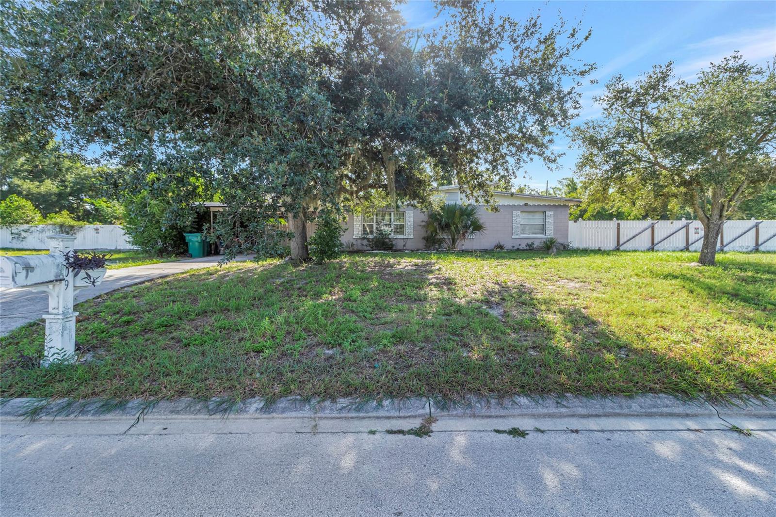809 Donnelly St Property Photo 4