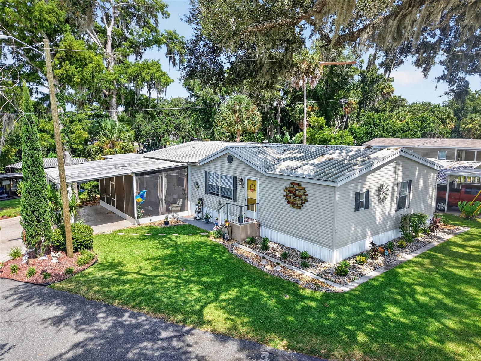 704 Kimberly Ave Property Photo