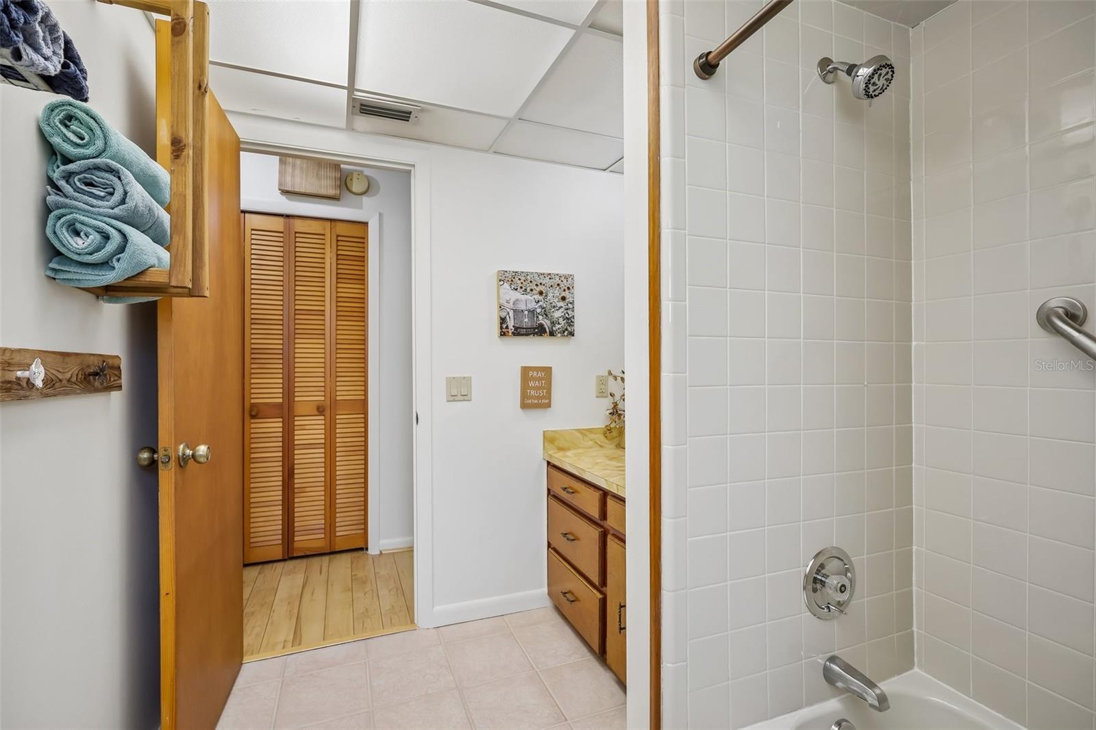 209 Jasper St Property Photo 22