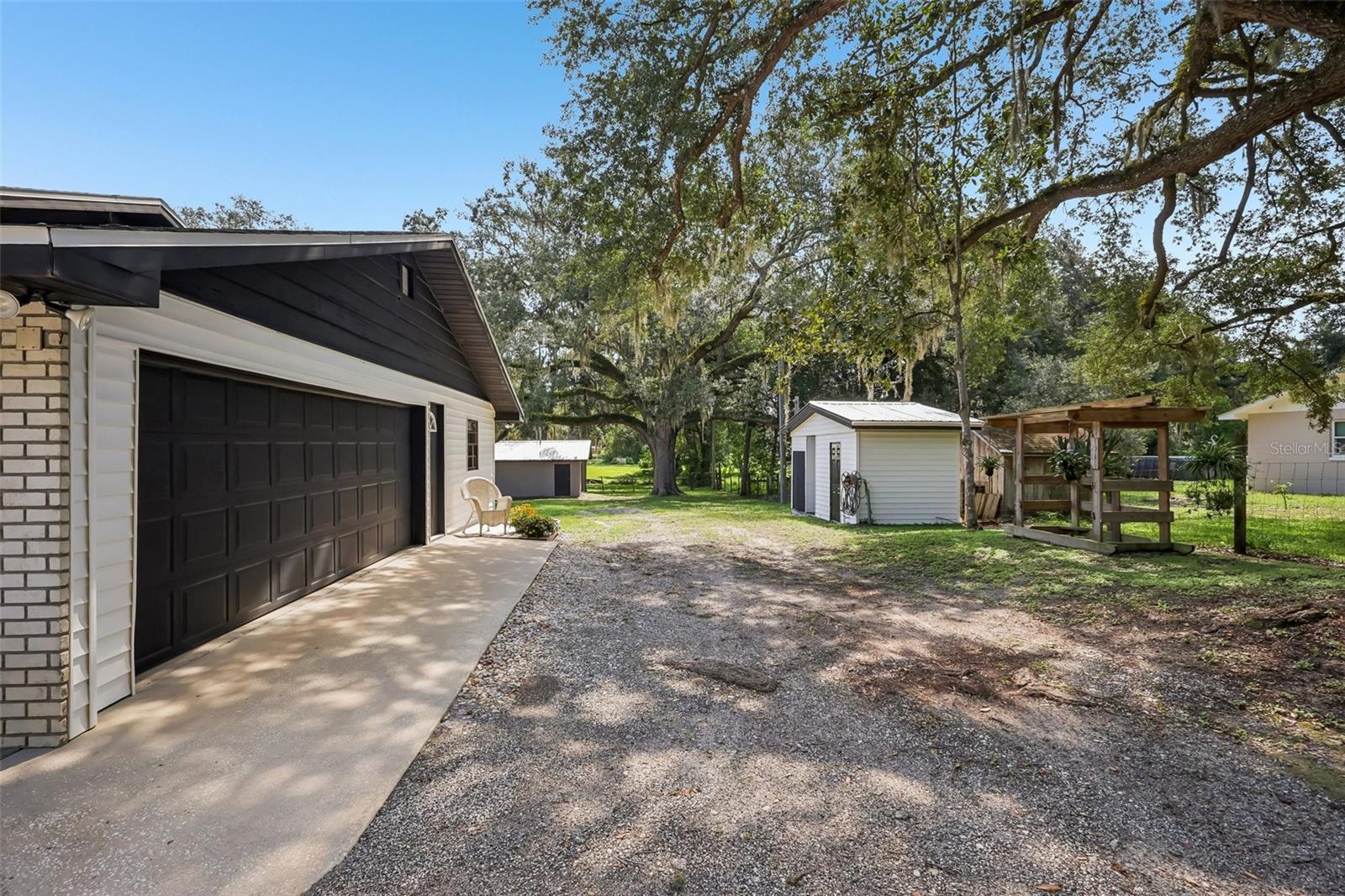 209 Jasper St Property Photo 36