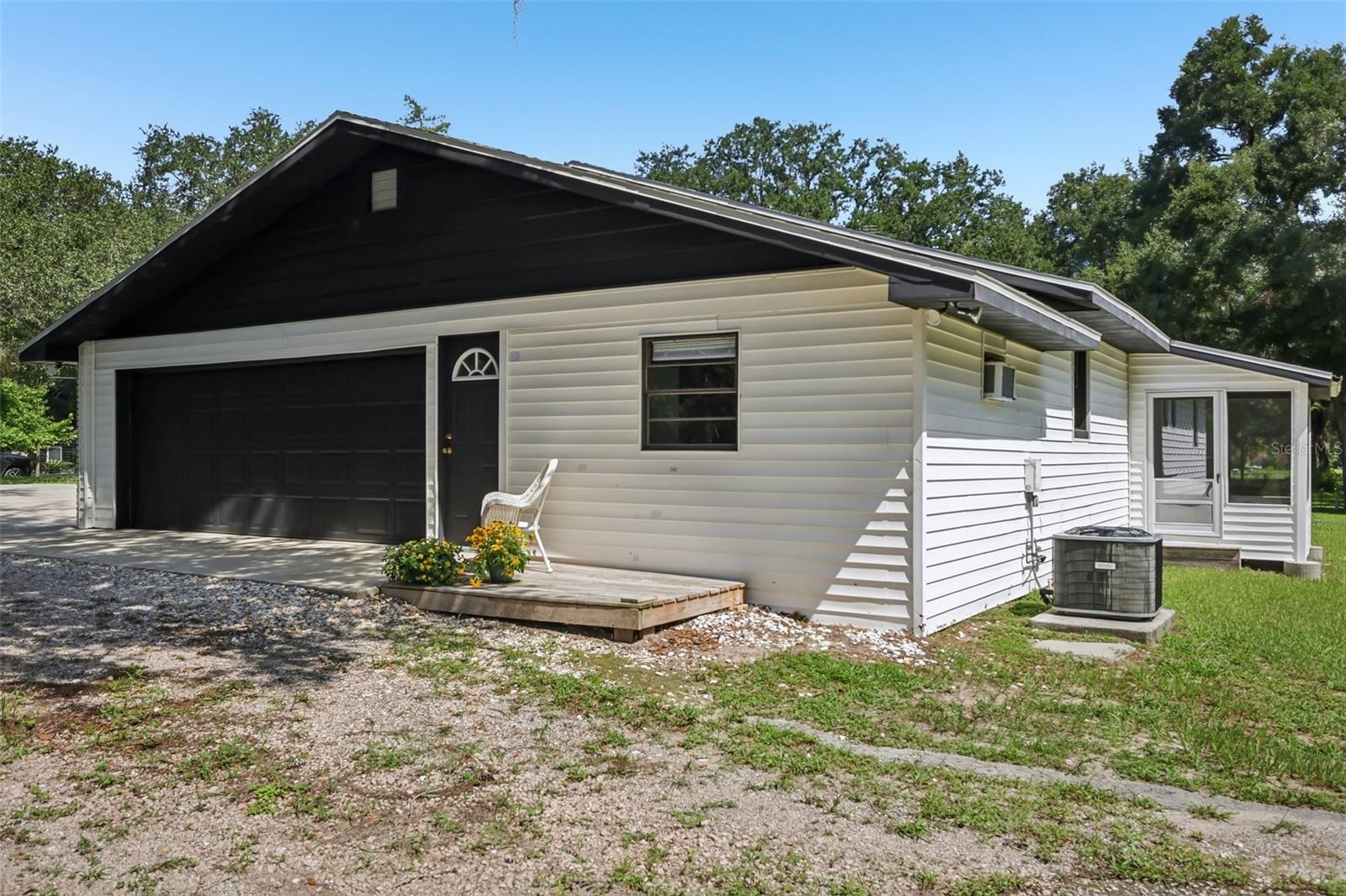 209 Jasper St Property Photo 37