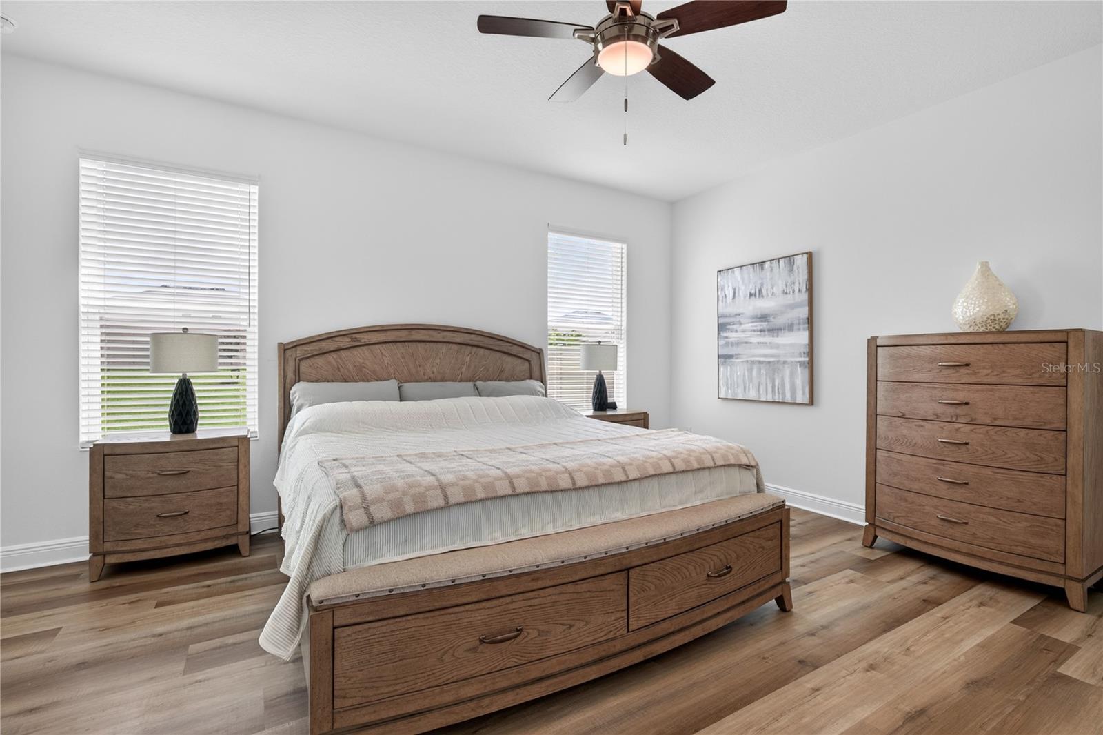 4937 Golden Zenith Way Property Photo 15