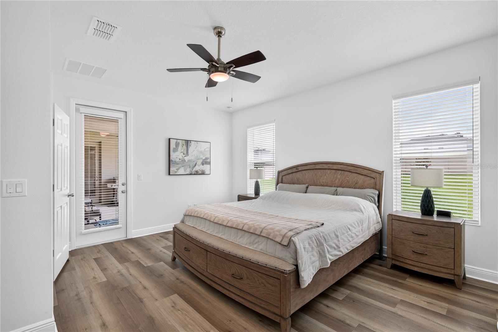 4937 Golden Zenith Way Property Photo 16