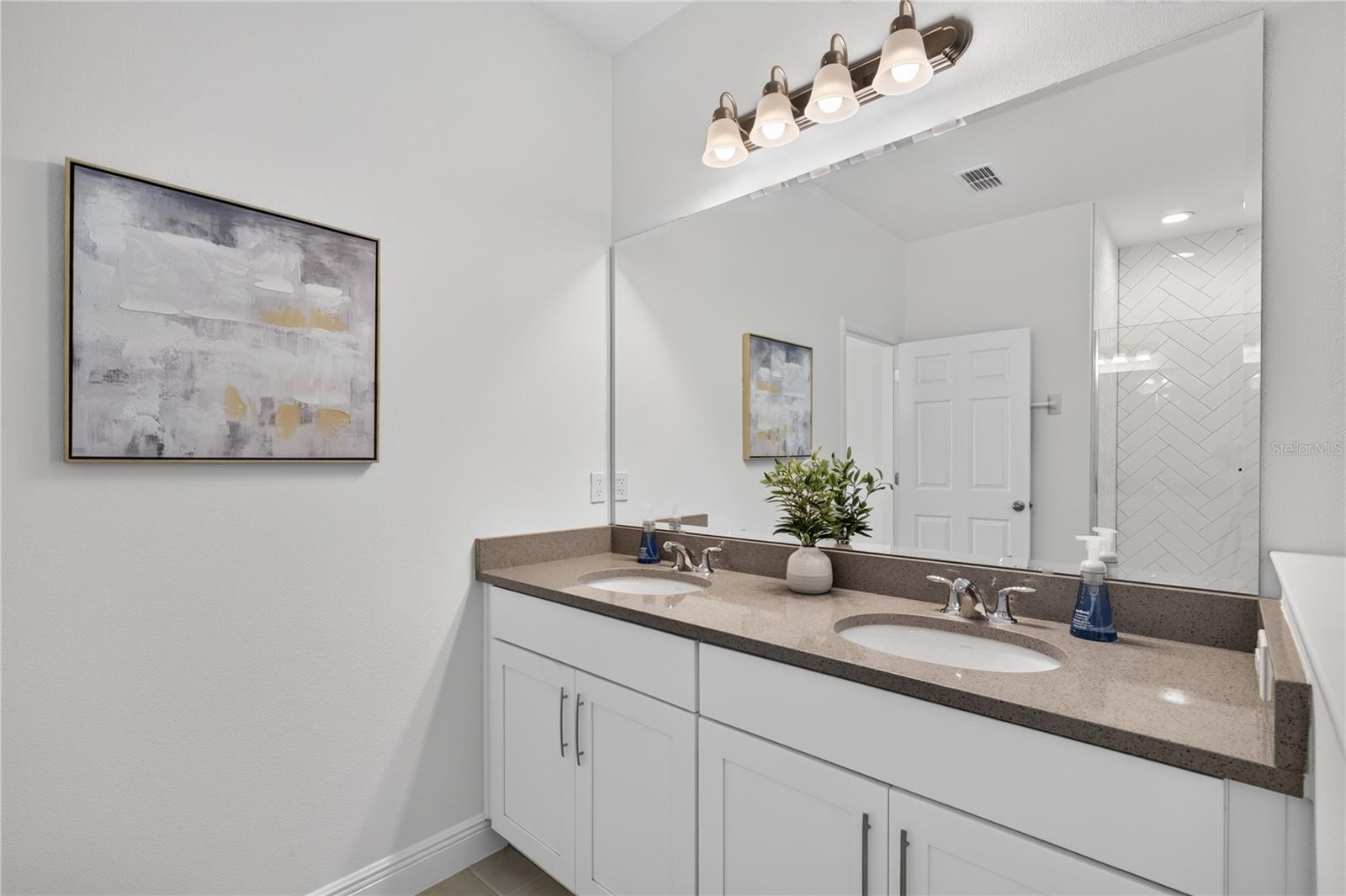 4937 Golden Zenith Way Property Photo 19