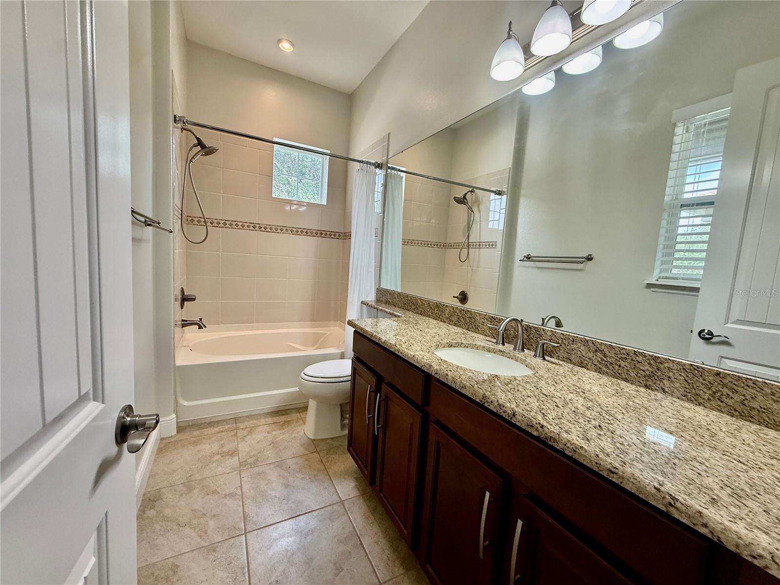 243 Silver Maple Rd Property Photo 7