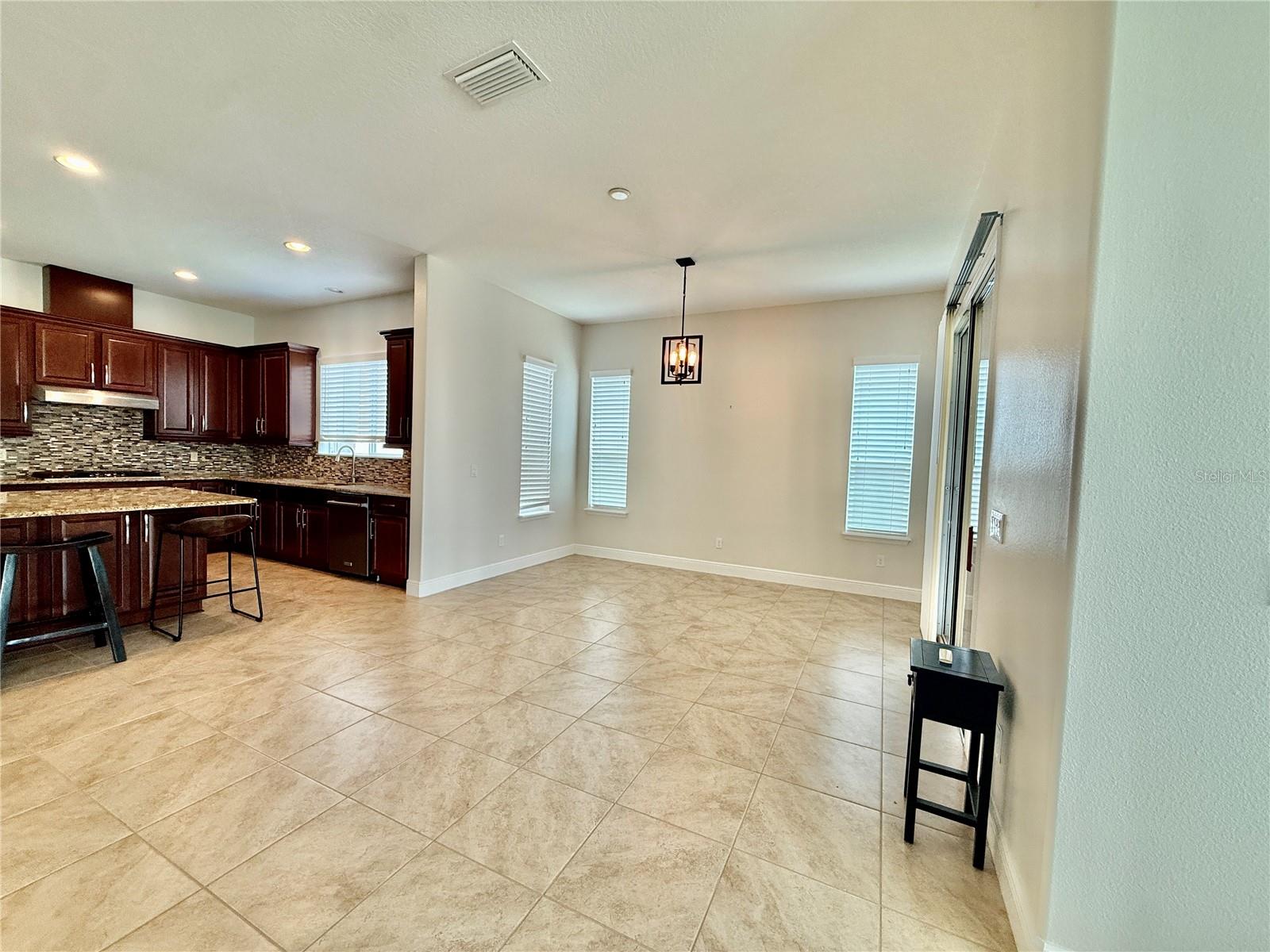 243 Silver Maple Rd Property Photo 15