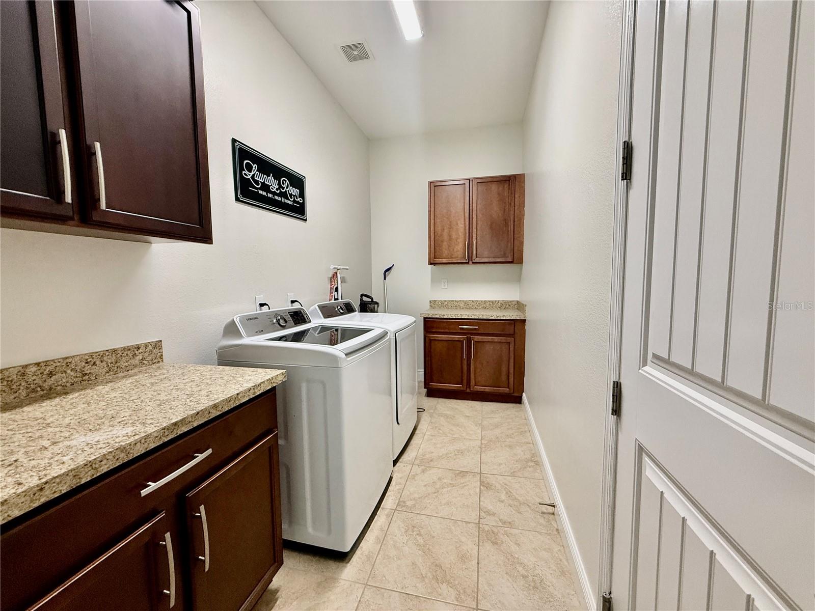 243 Silver Maple Rd Property Photo 23