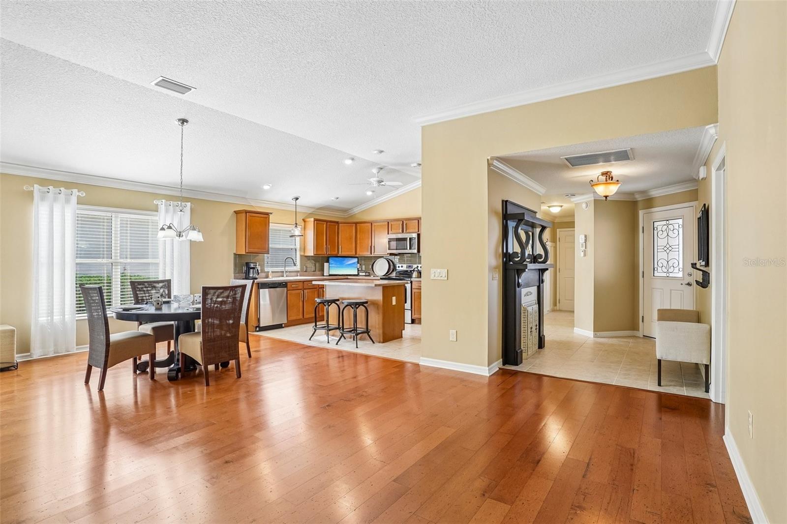 583 Arteaga Way Property Photo 13