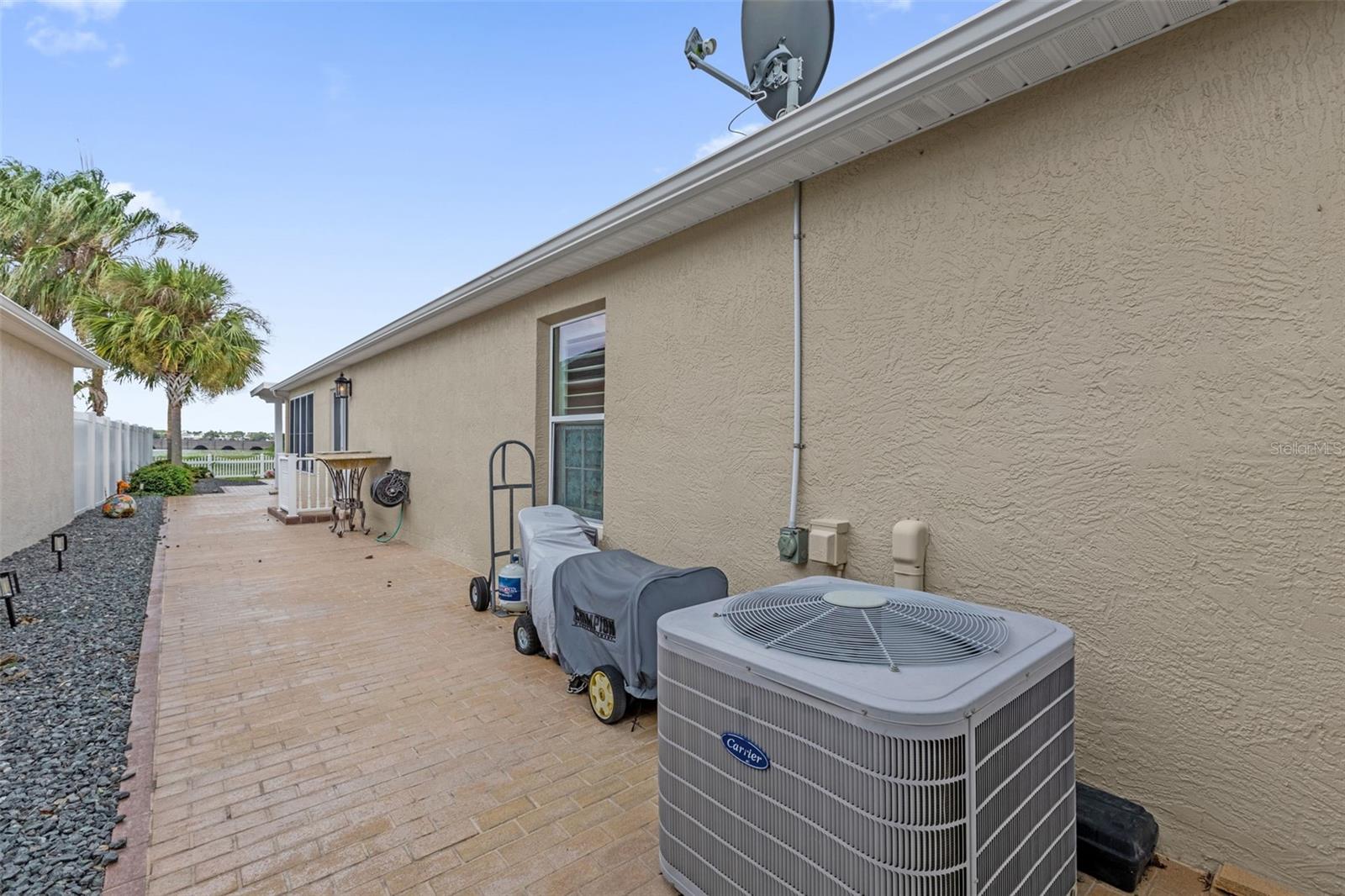 694 Avecilla Dr Property Photo 33