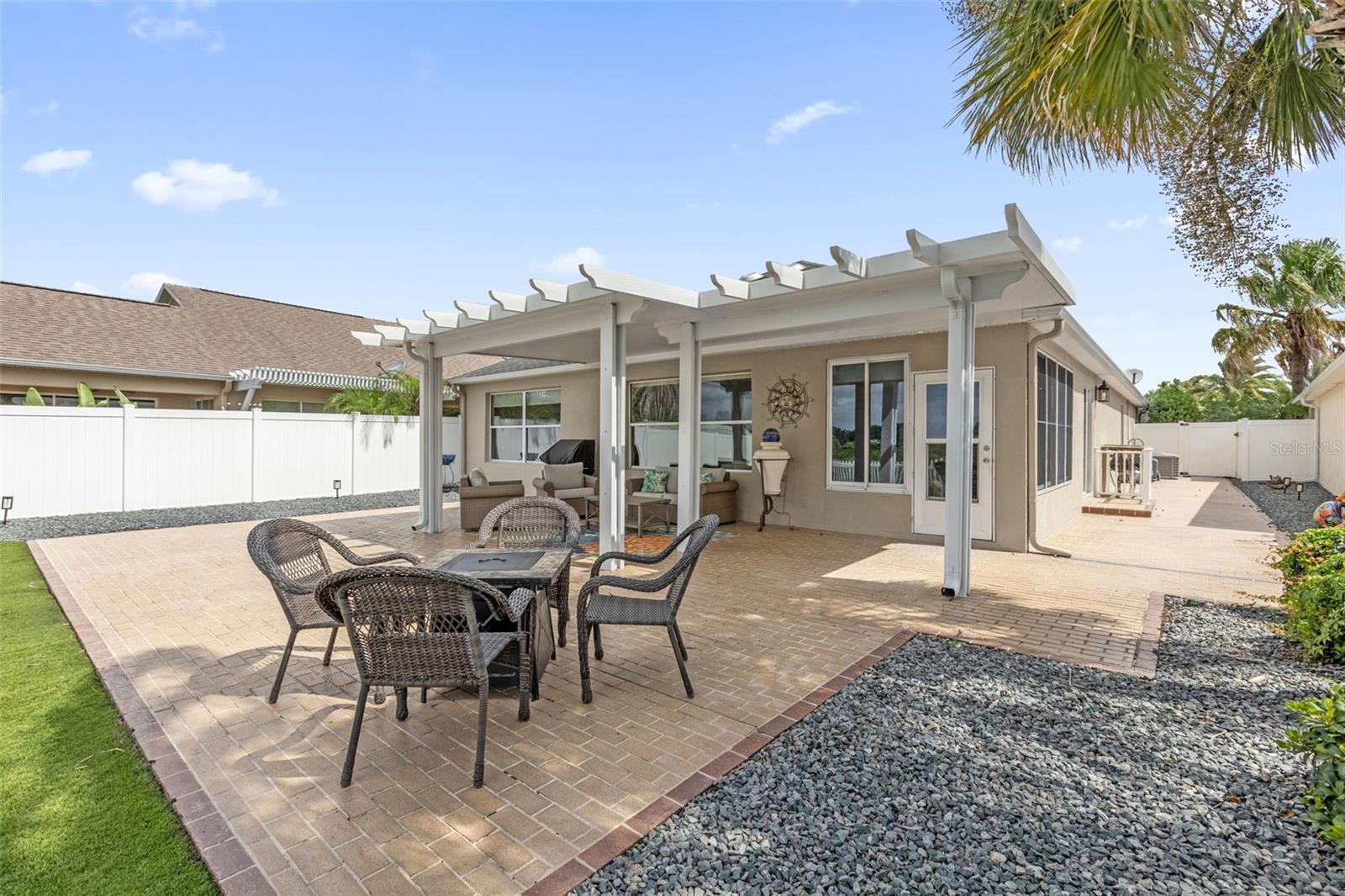 694 Avecilla Dr Property Photo 36