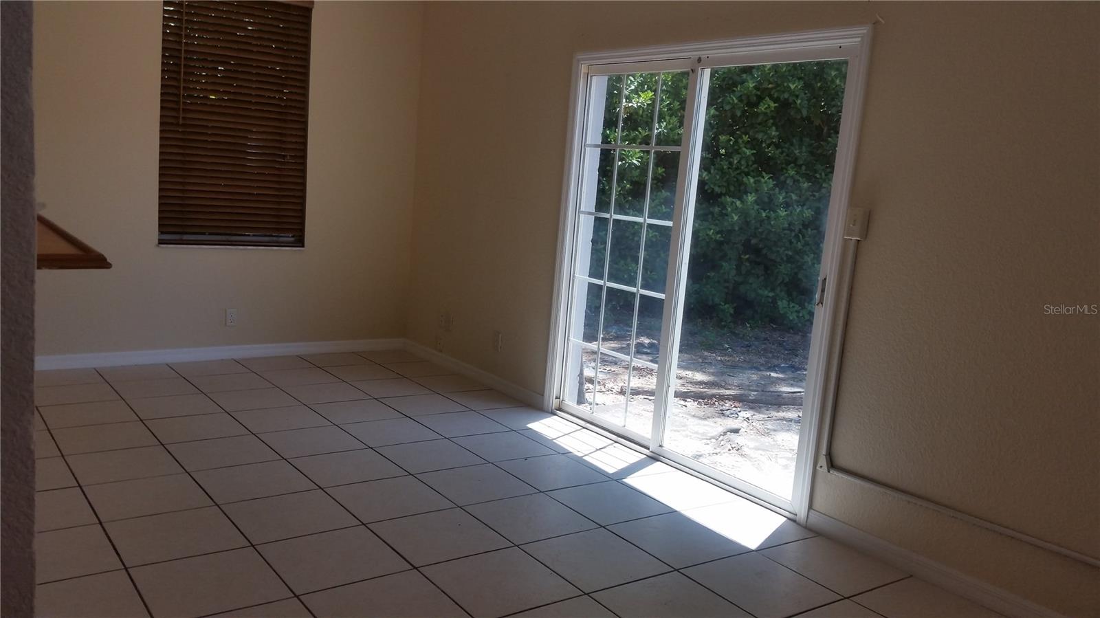 931 Cedar Cir Property Photo 4