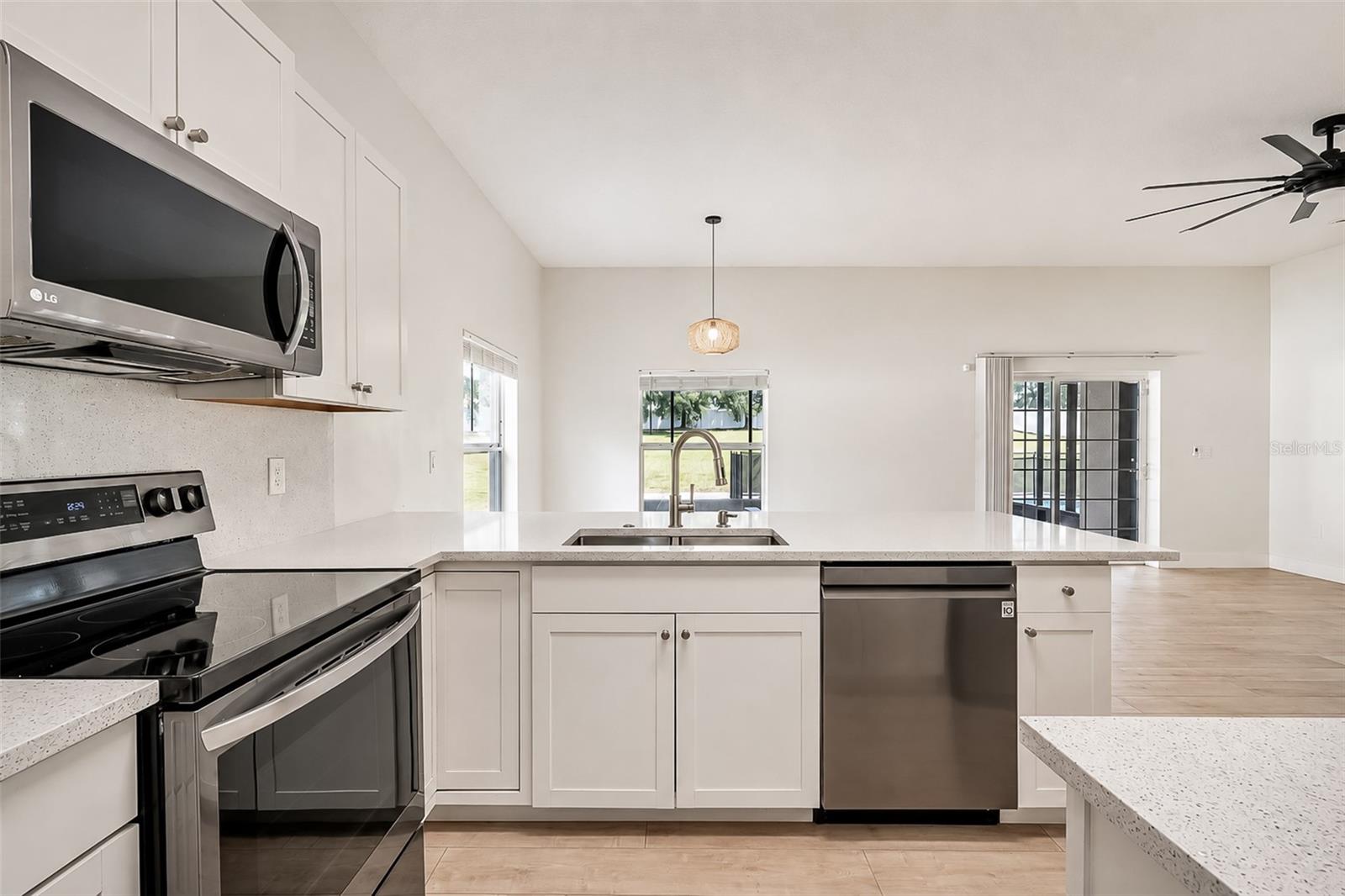 10105 Lenox St Property Photo 9