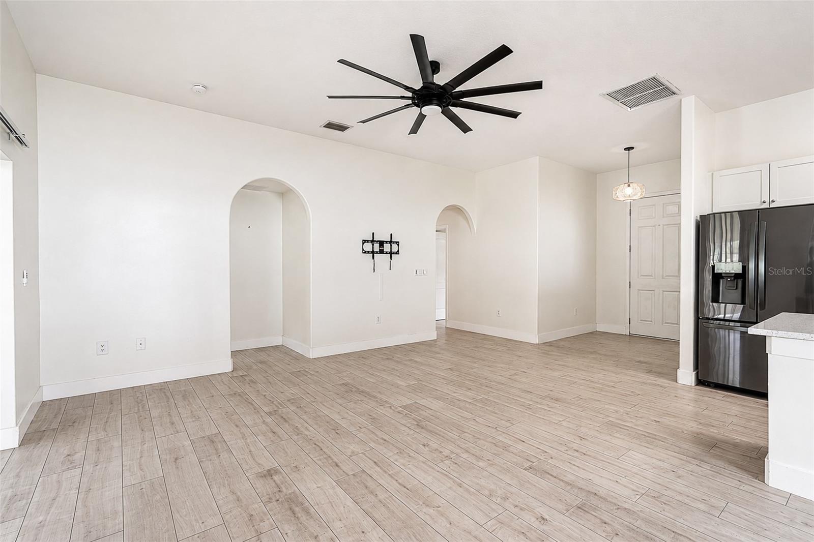 10105 Lenox St Property Photo 12