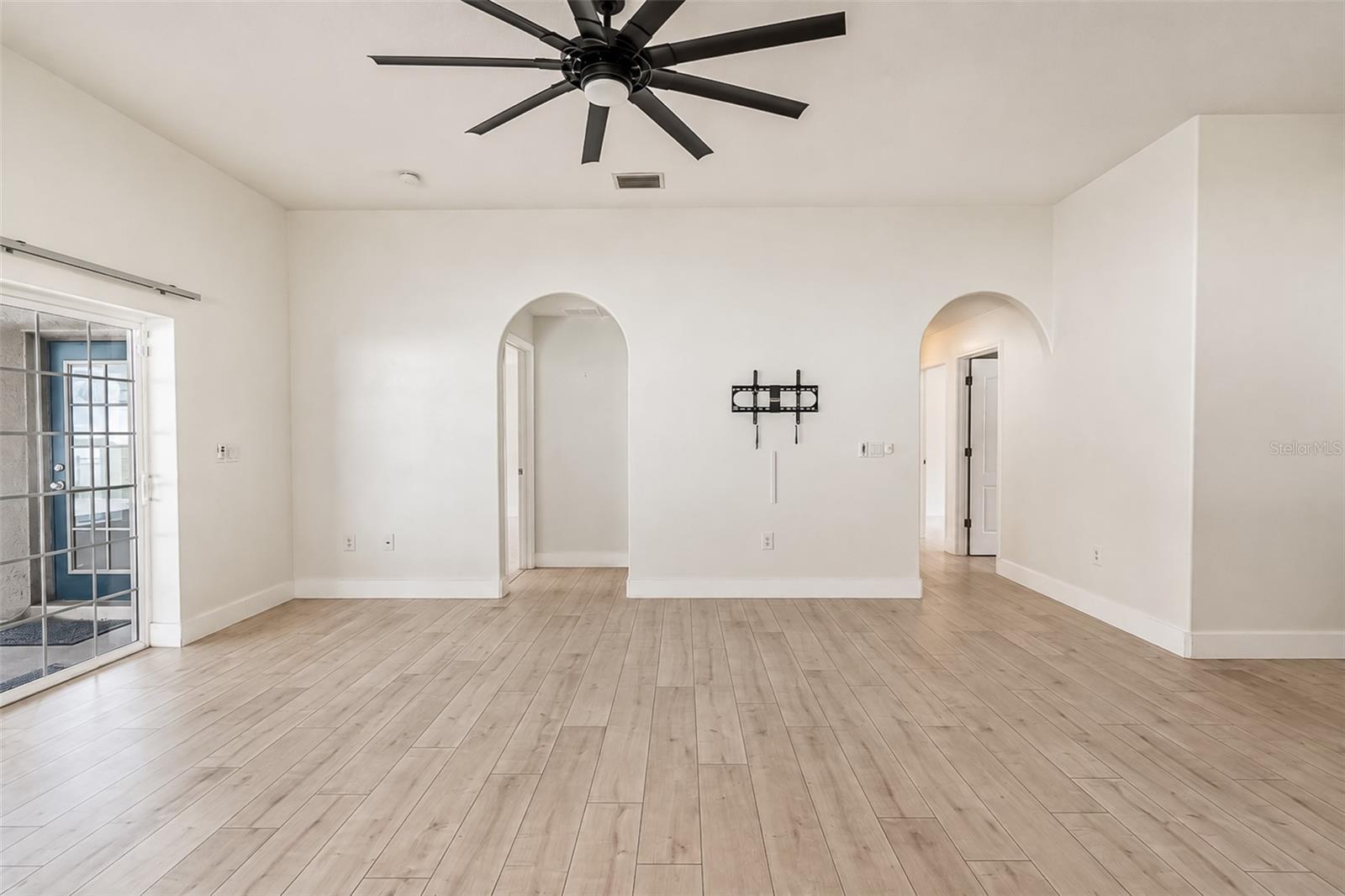 10105 Lenox St Property Photo 14