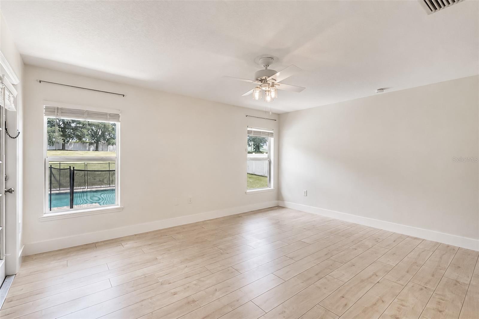 10105 Lenox St Property Photo 20