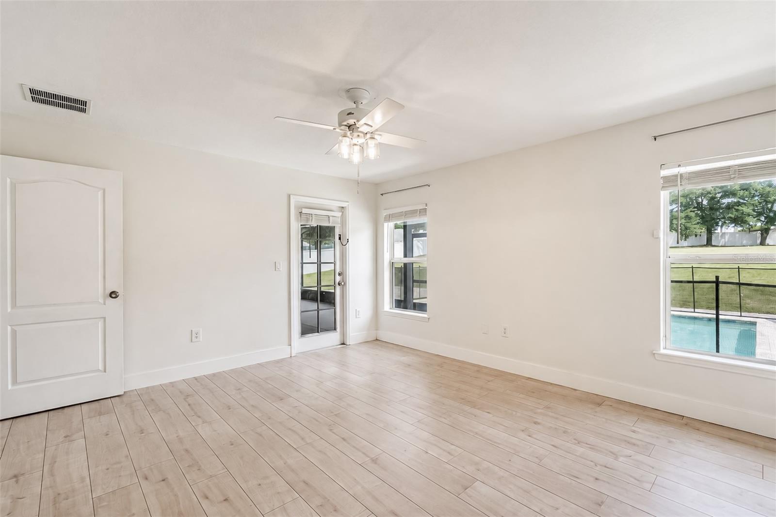 10105 Lenox St Property Photo 21