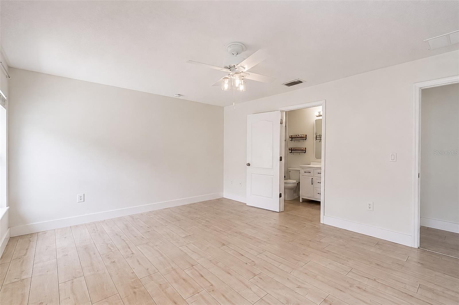 10105 Lenox St Property Photo 22
