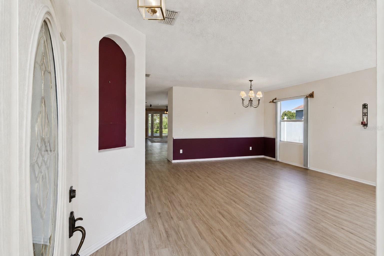 448 Cotswold Cir Property Photo 12