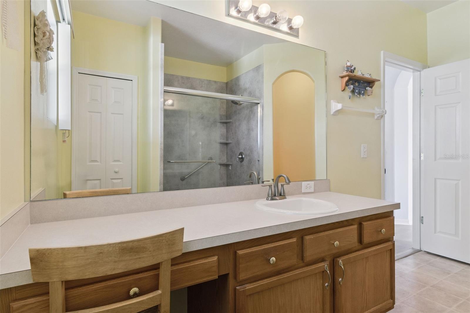 448 Cotswold Cir Property Photo 23