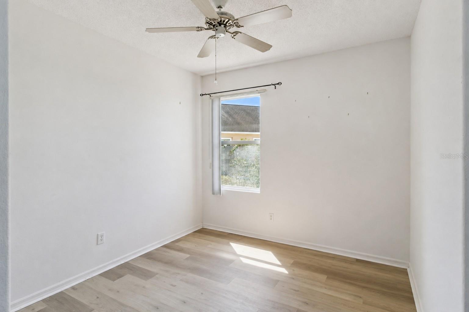 448 Cotswold Cir Property Photo 27