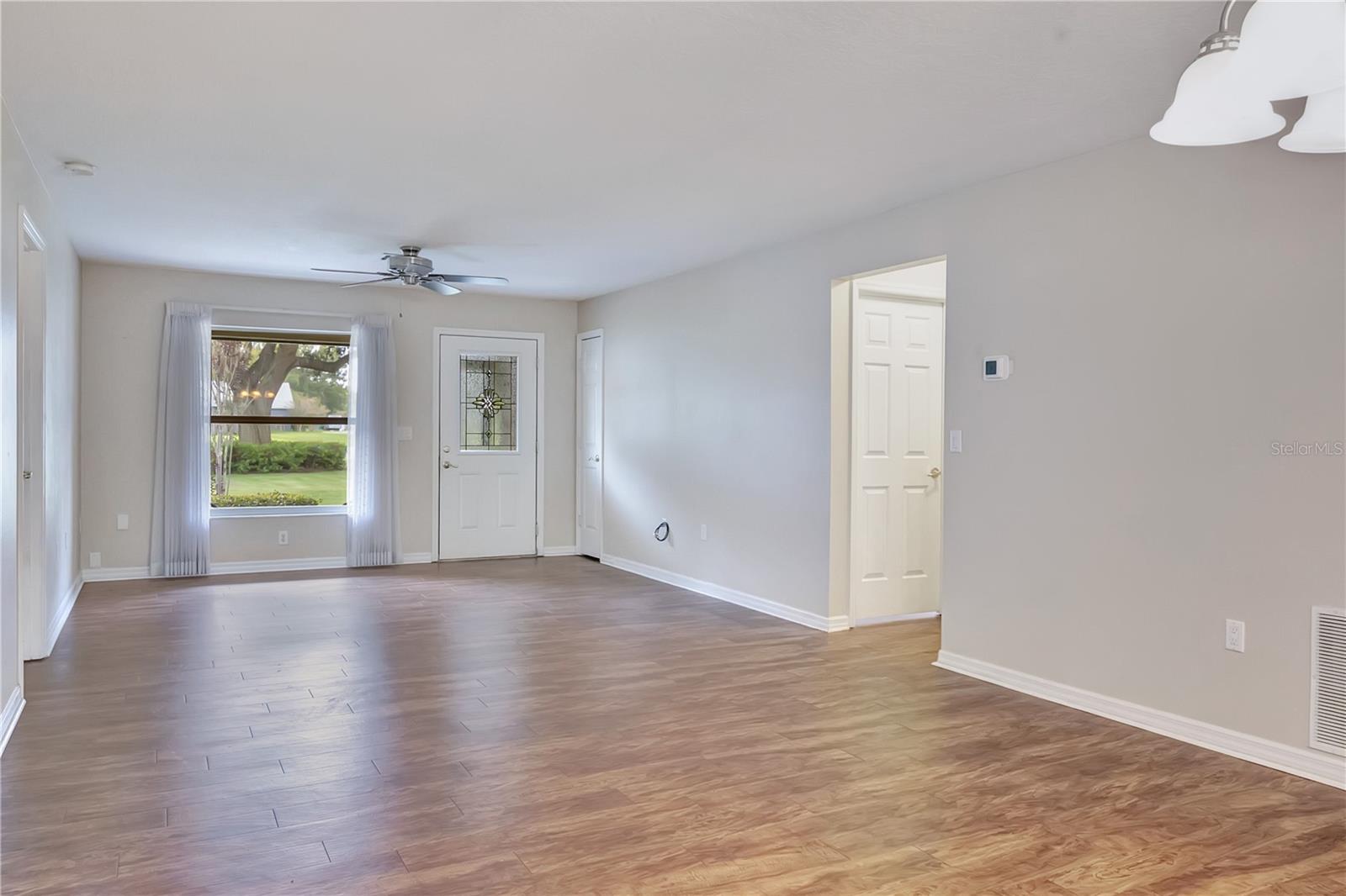 364 Cherry Tree St Property Photo 6