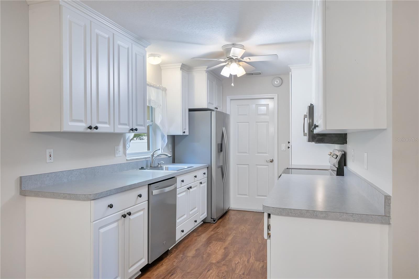 364 Cherry Tree St Property Photo 10