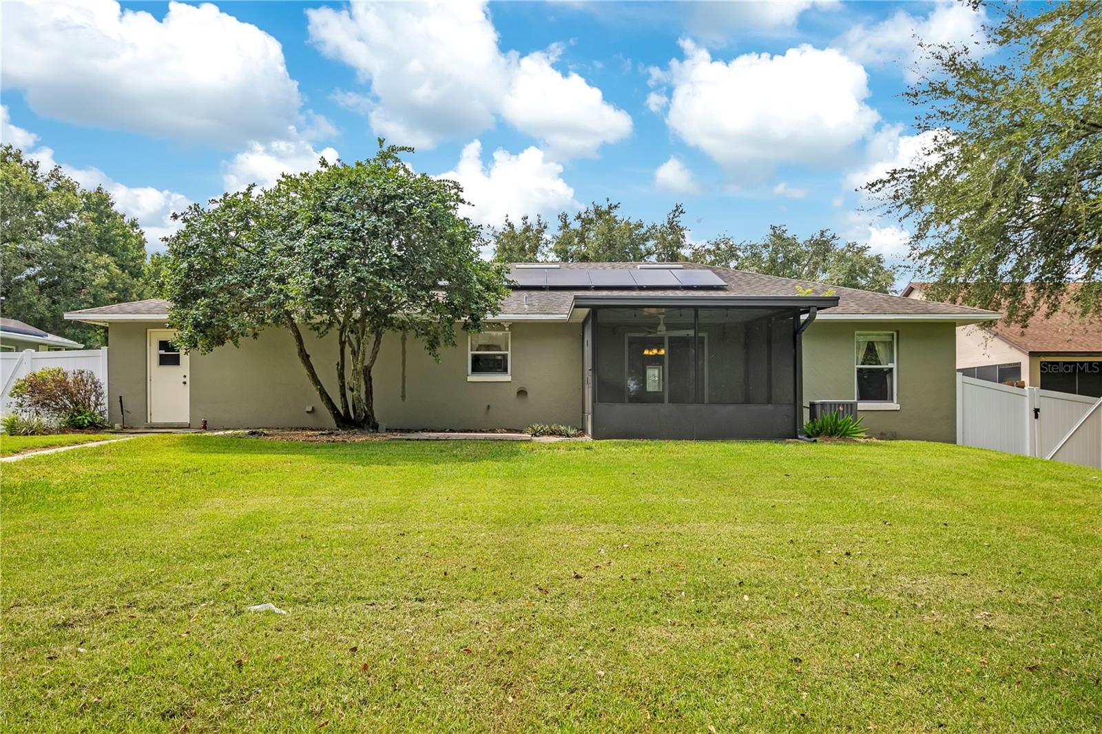 364 Cherry Tree St Property Photo 23